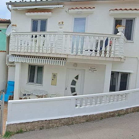 לופאר Apartmani Ana-Lora מראה חיצוני תמונה