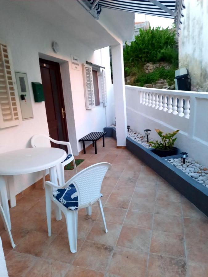 לופאר Apartmani Ana-Lora מראה חיצוני תמונה