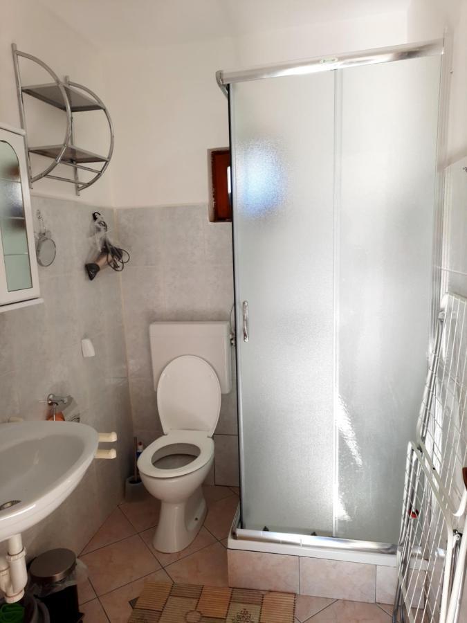 לופאר Apartmani Ana-Lora מראה חיצוני תמונה