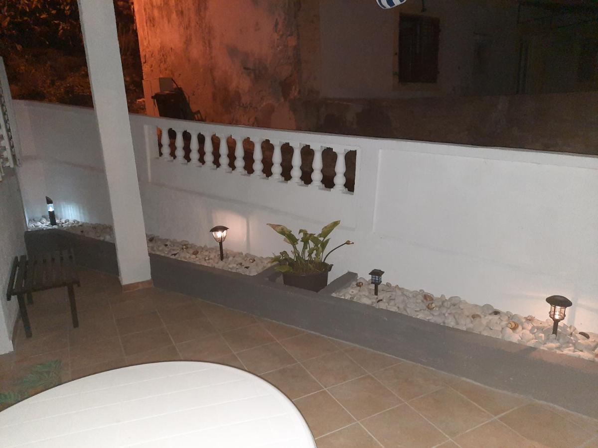לופאר Apartmani Ana-Lora מראה חיצוני תמונה