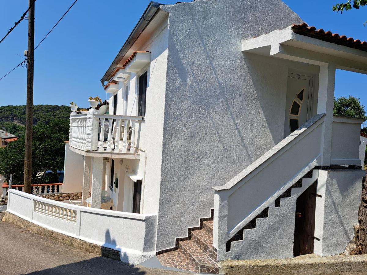 לופאר Apartmani Ana-Lora מראה חיצוני תמונה