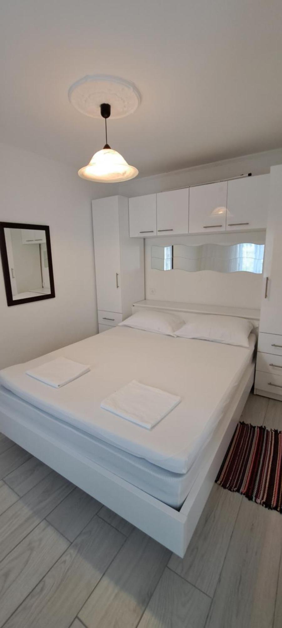 לופאר Apartmani Ana-Lora מראה חיצוני תמונה