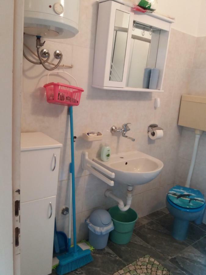 לופאר Apartmani Ana-Lora מראה חיצוני תמונה