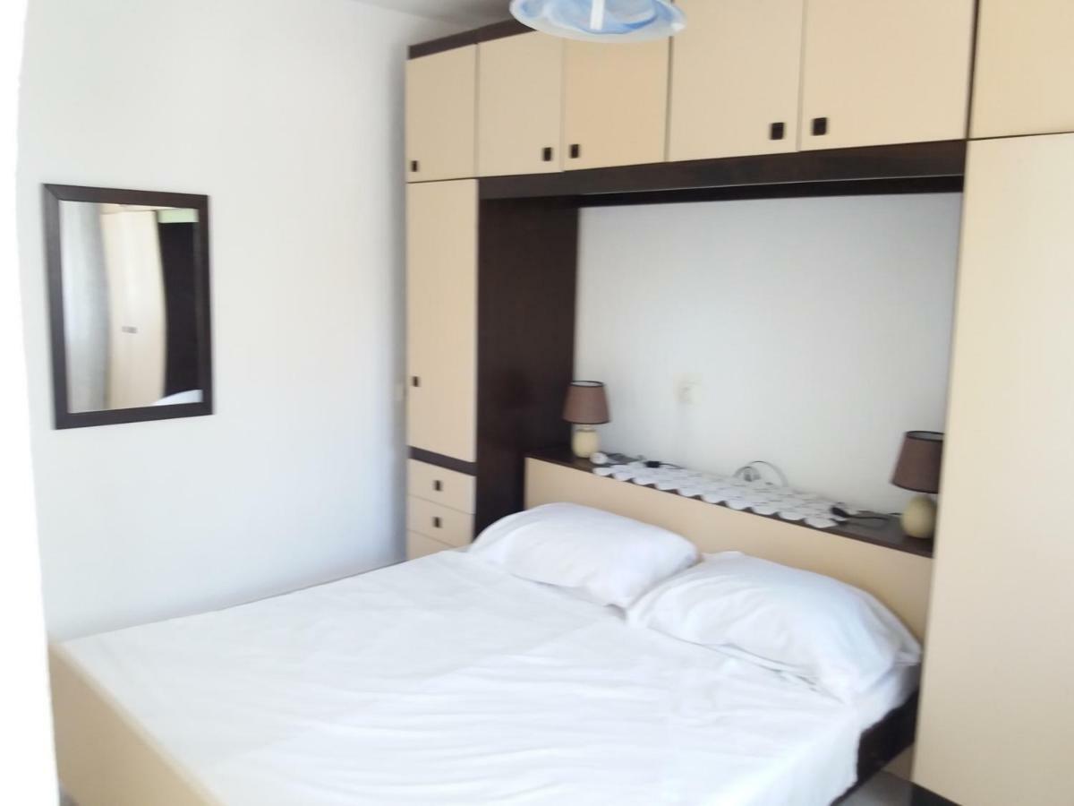 לופאר Apartmani Ana-Lora מראה חיצוני תמונה